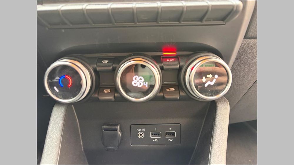 Clio V Clio E-Tech 140 - 21N Business 2022 occasion 92120 Montrouge