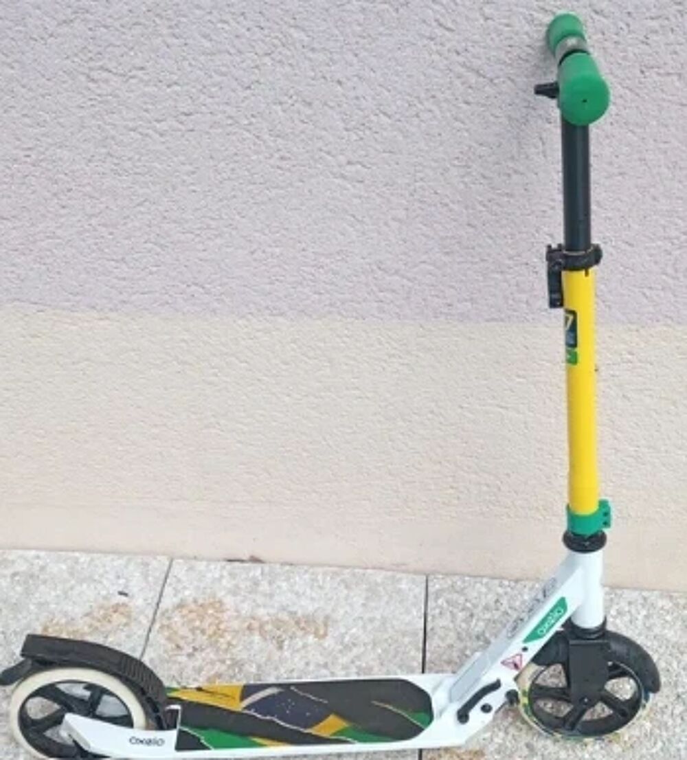 Trottinette Oxelo Decathlon Pliable - Tr&egrave;s Bon &Eacute;tat
Jeux / jouets
