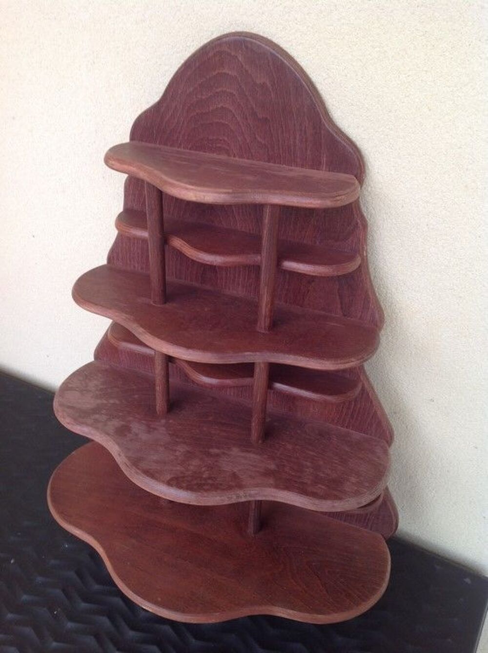 ETAGERE POUR BIBELOTS Meubles