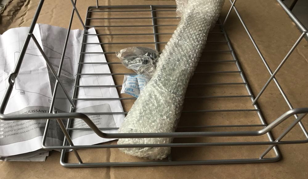 Panier coulissant pour meuble bas Bricolage