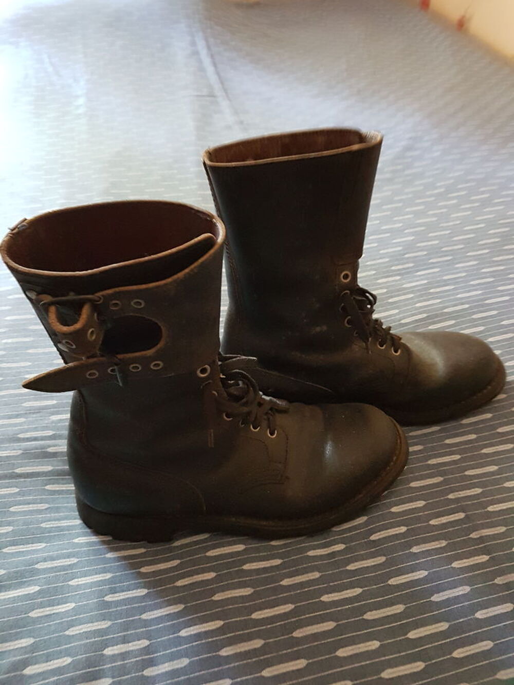 RANGERS TAILLE 43 QUASI NEUVES Chaussures