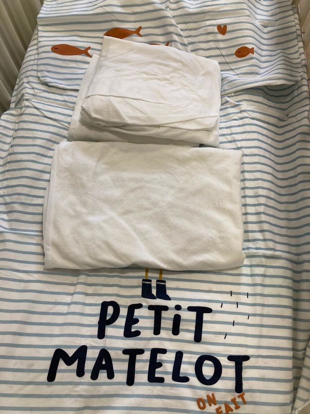 Al&egrave;se et drap housse Puériculture