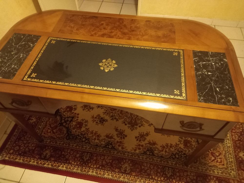 BUREAU ET SON FAUTEUIL Meubles