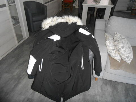 Parka d' hiver en bon �tat. 30 Beaulieu-sous-la-Roche (85)