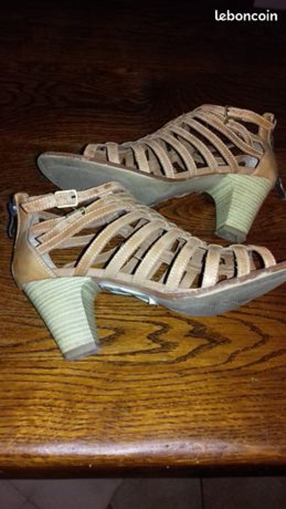 Paire de chaussures Chaussures