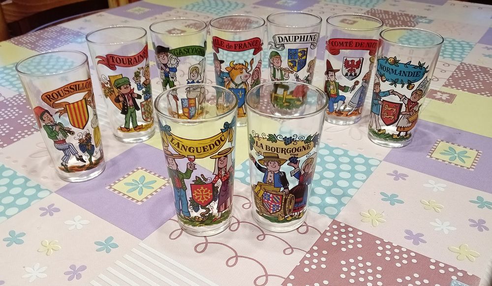 Anciens verres de diff&eacute;rentes r&eacute;gions Cuisine