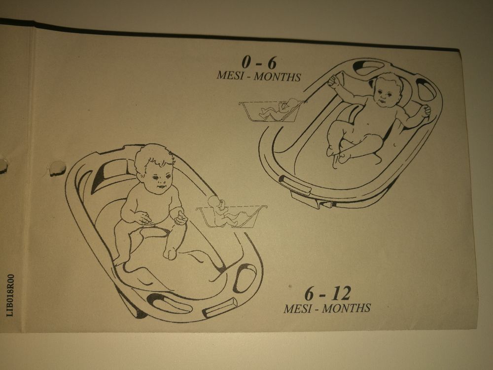 Baignoire BB ergonomique rose/lilas avec ses 2 supports Pu�riculture