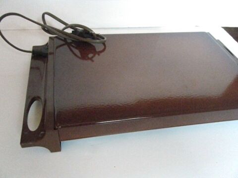 CHAUFFE PLAT ELECTRIQUE A ACCUMULATION 20 La Celle-sur-Morin (77)