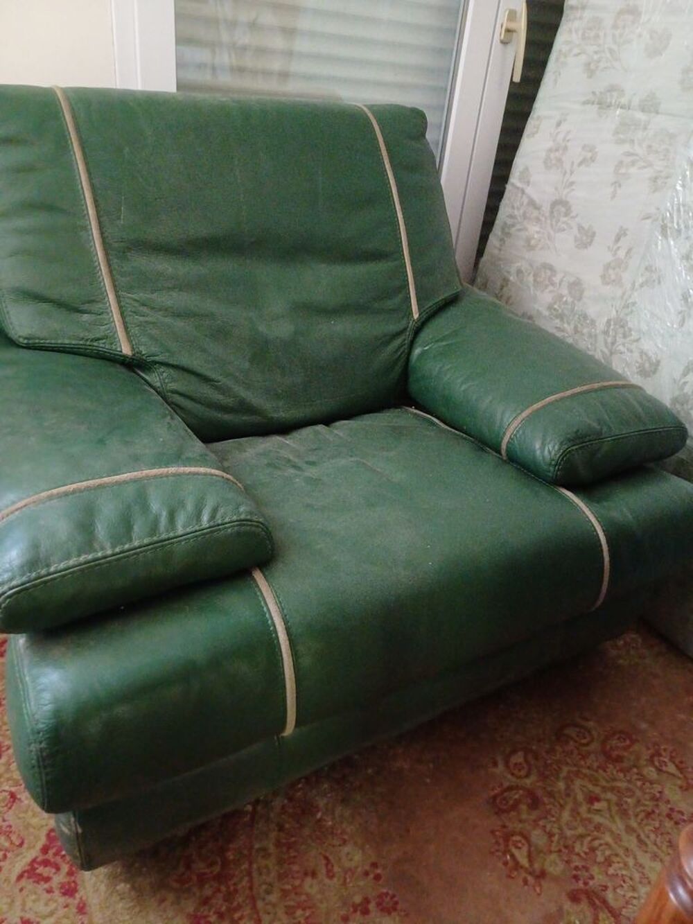 Fauteuil en cuir vert Meubles