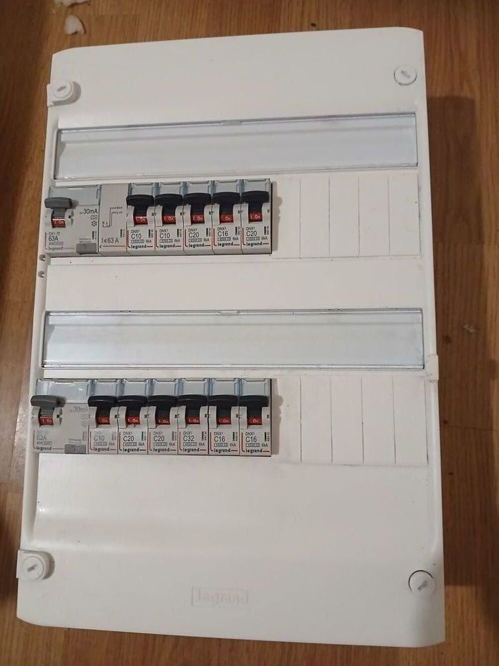Tableau &eacute;lectrique de ranger legrand Bricolage
