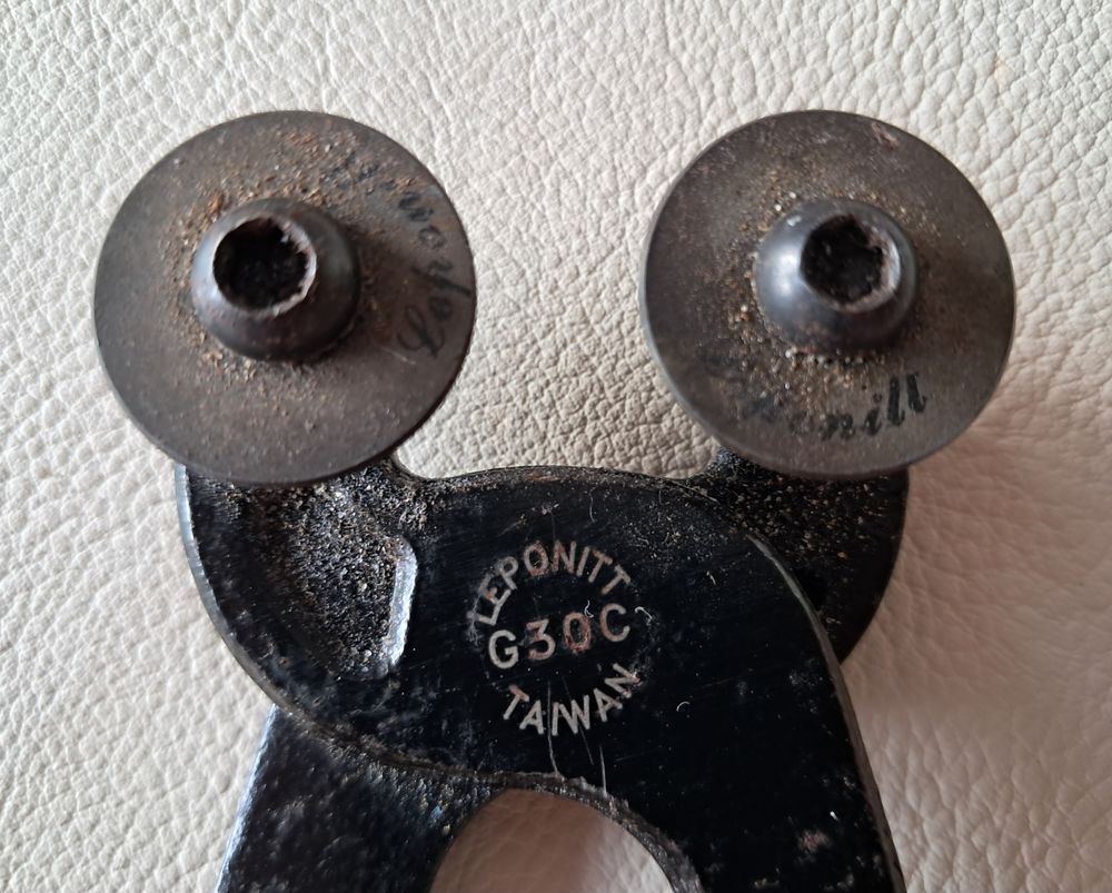Pince mosa&iuml;que &agrave; molettes de marque leponitt
Bricolage
