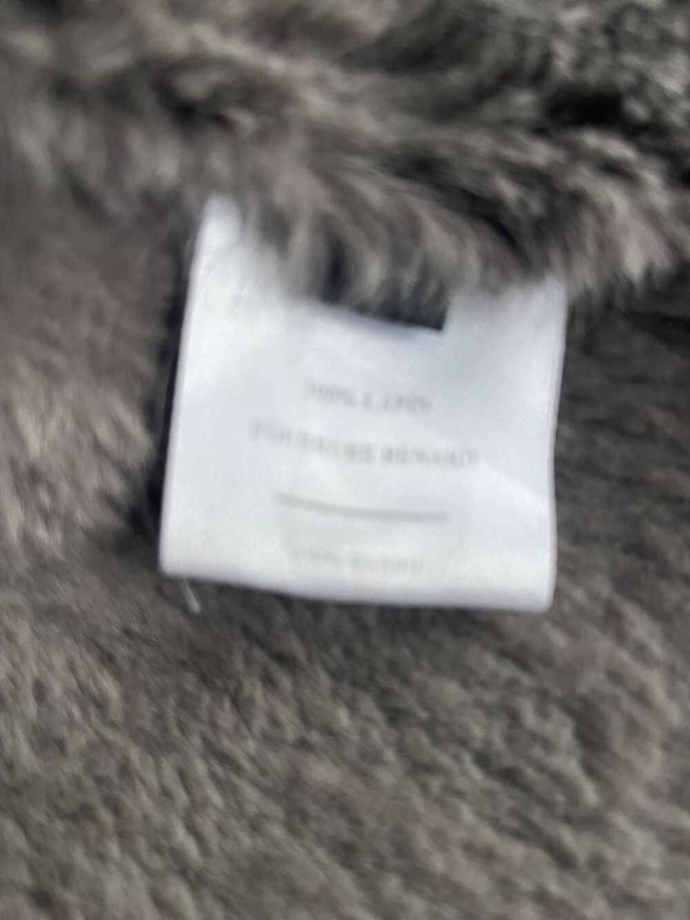 Veste de marque tr&egrave;s bon &eacute;tat daim/renard/lapin Vêtements