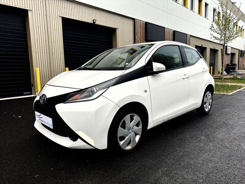 Toyota Aygo 1.0 VVT-i x-play 2016 occasion Fresnes 94260
