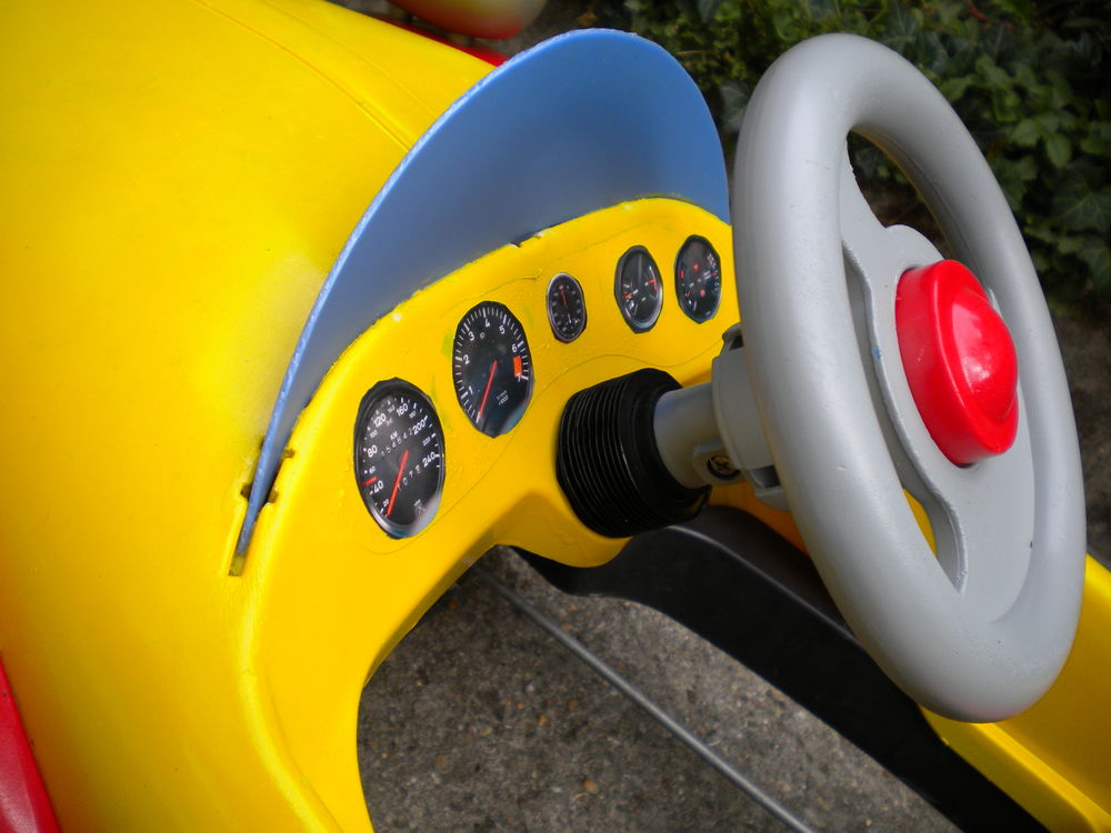 voiture a p&eacute;dale Jeux / jouets