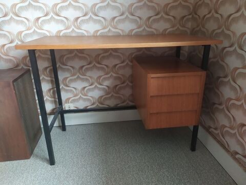 Bureau vintage en bois et acier 80 Saintry-sur-Seine (91)