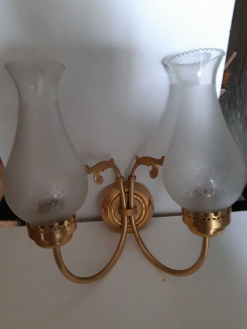 4 APPLIQUES DOUBLE EN METAL DORE ET VERRE CRISTAL Meubles