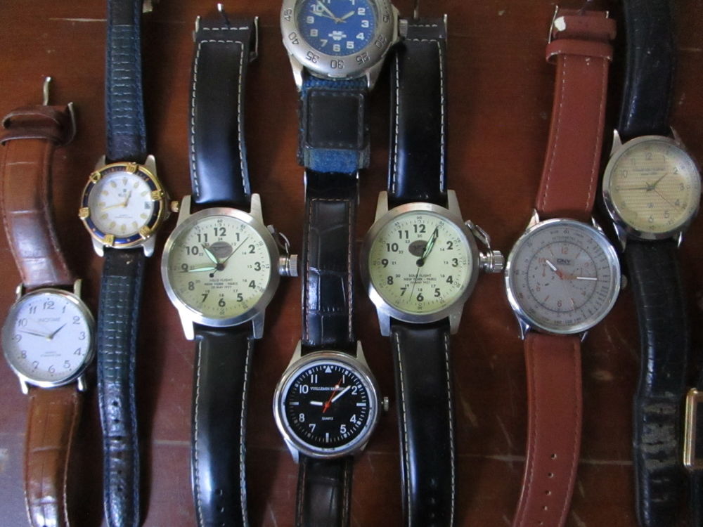 lot de 9 montres Bijoux et montres
