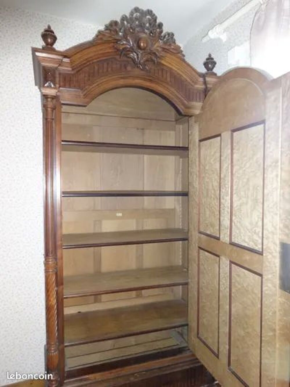 Armoire d'&eacute;poque Meubles