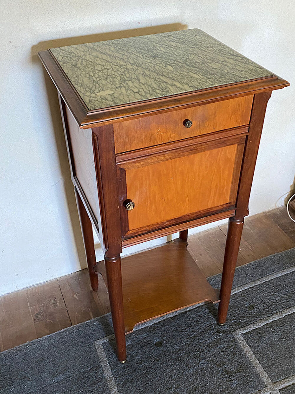 Table de chevet style Louis XVI dessus marbre Meubles