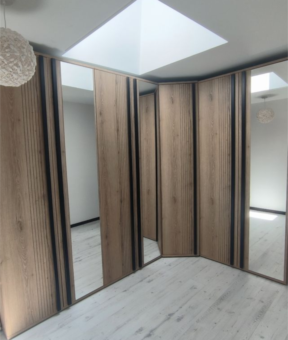 Dressing complet tr&egrave;s bon &eacute;tat (penderie, tiroirs, &eacute;tag&egrave;res) Meubles