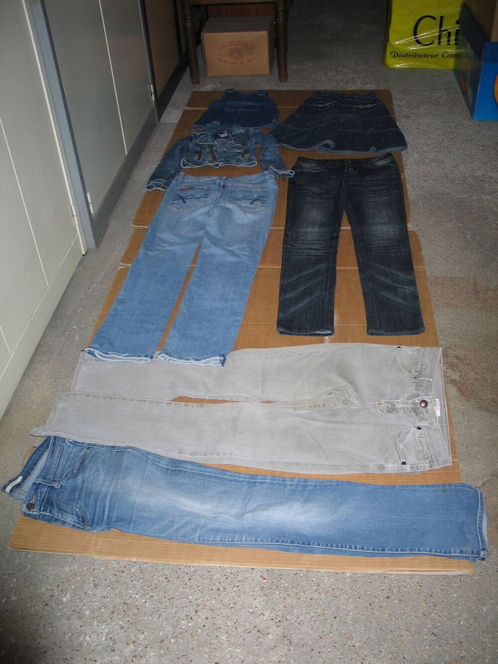 Jeans homme femme et enfants Vêtements