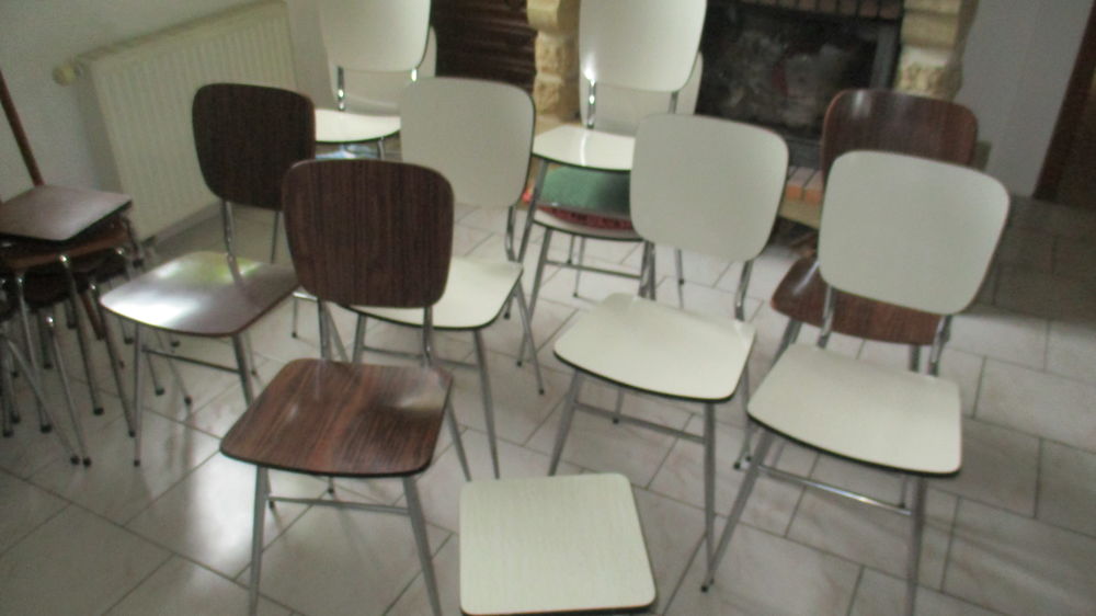 10 CHAISES DE BISTROT Meubles