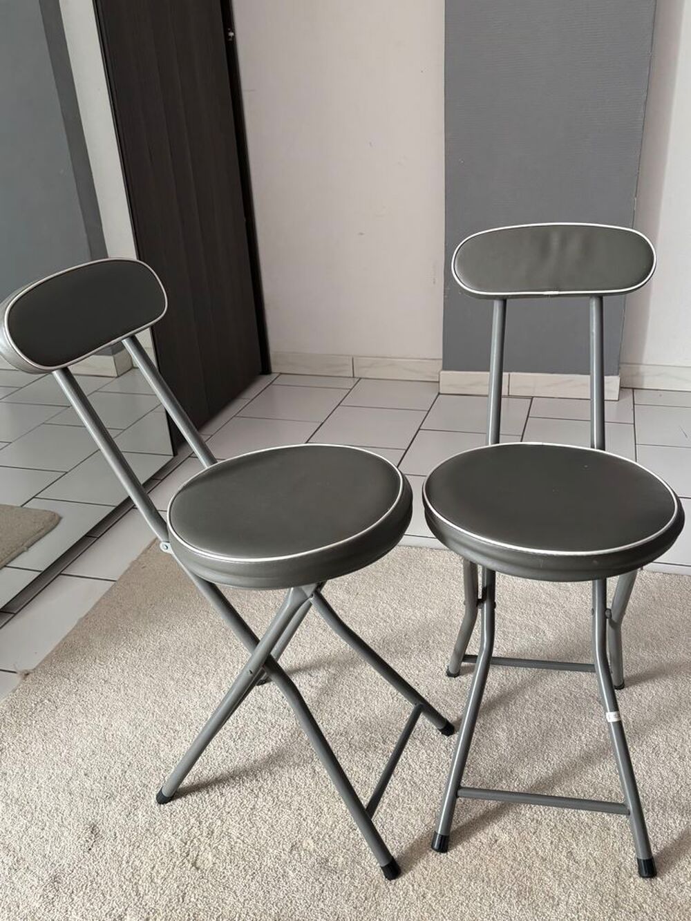 Deux chaises Meubles