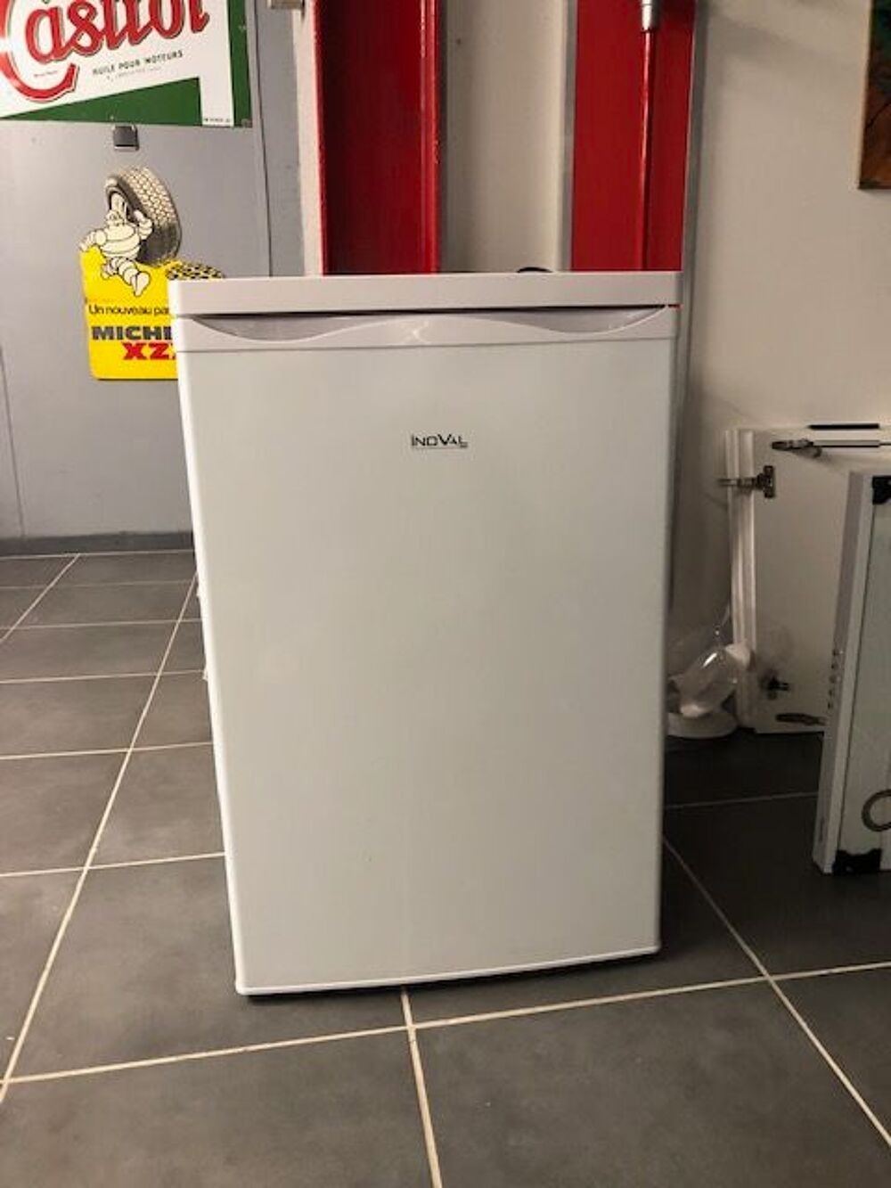 R&eacute;frig&eacute;rateur table top neuf avec cong&eacute;lateur INOVAL BC-108 Electroménager