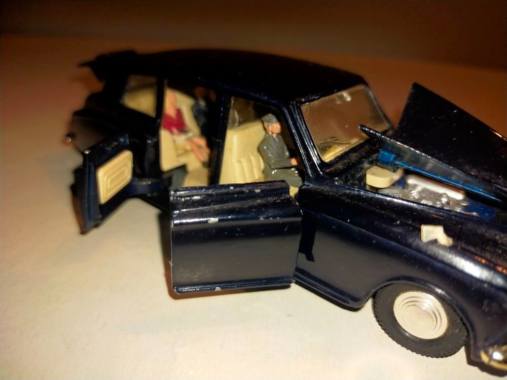 DINKY TOYS (meccano) Rolls Royce Phantom V

