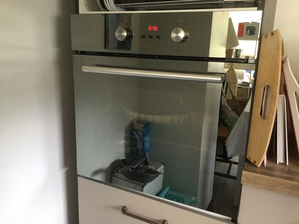 Four encastrable Catalyse Marque OCEANIC avec porte miroir Electroménager