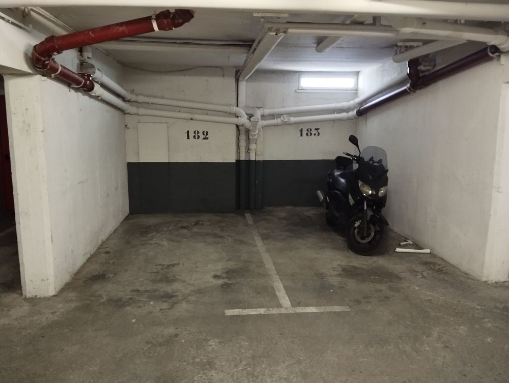 Location Parking/Garage parking scooter/moto Paris 12 Paris 12