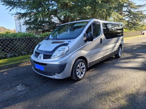 Renault trafic 9 places