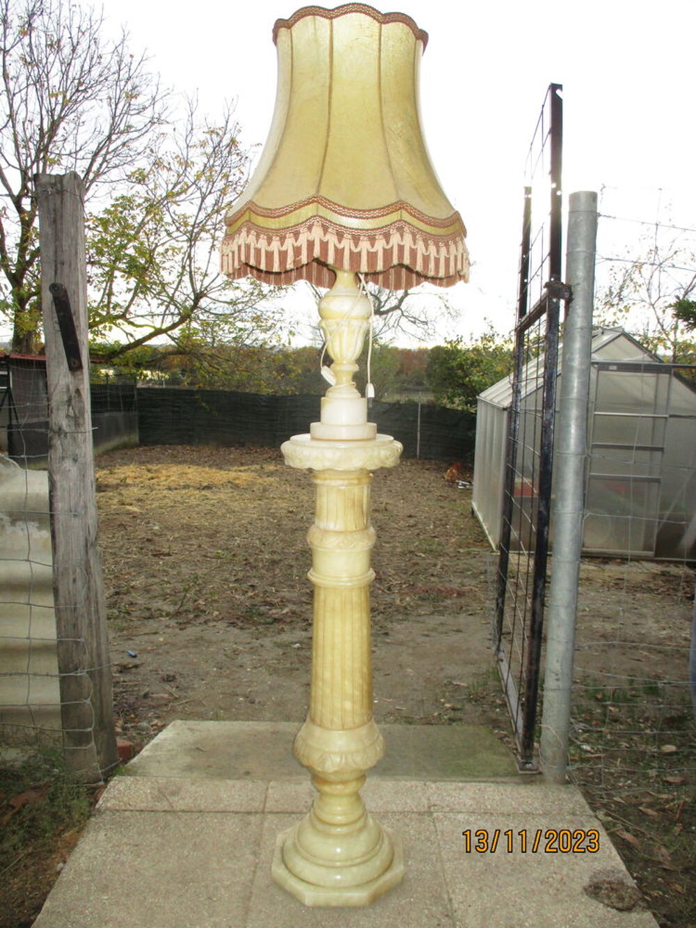 LAMPE ET COLONNE EN ALBATRE Décoration