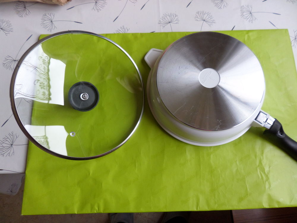 sauteuse 25cm rossetto . Electroménager
