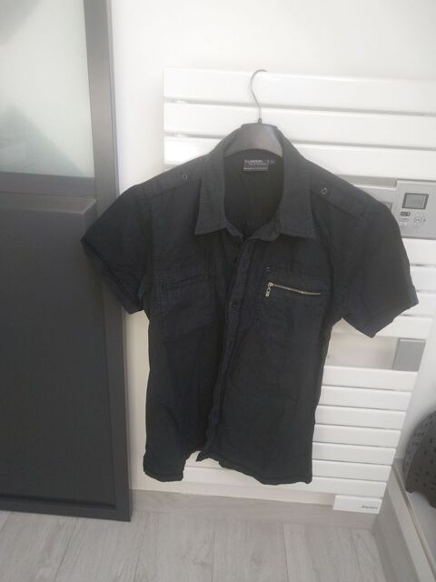 Chemisette noire H-Landers 18 Melun (77)