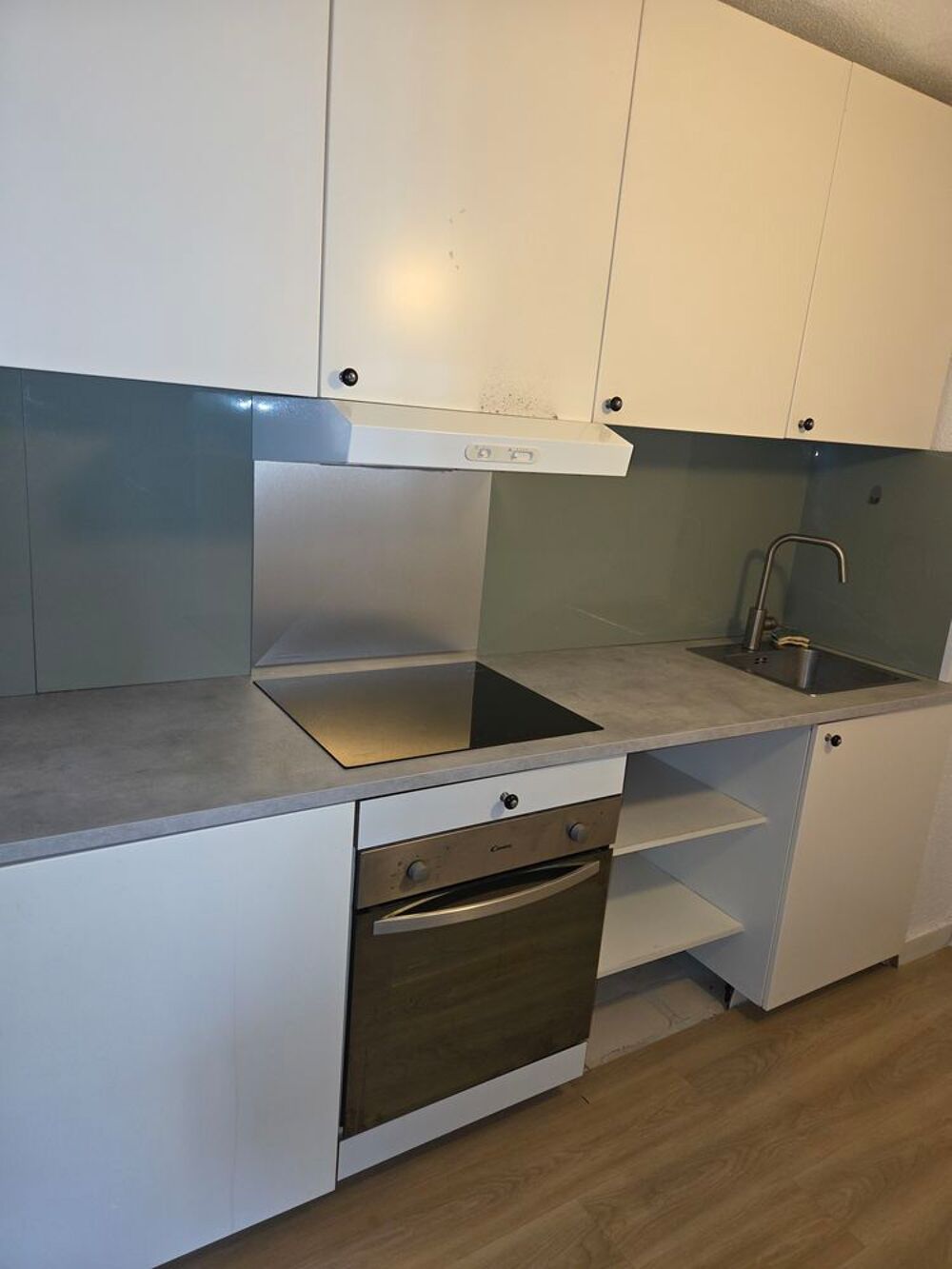 Location Appartement F3 de 43 m² en rdc Poussan
