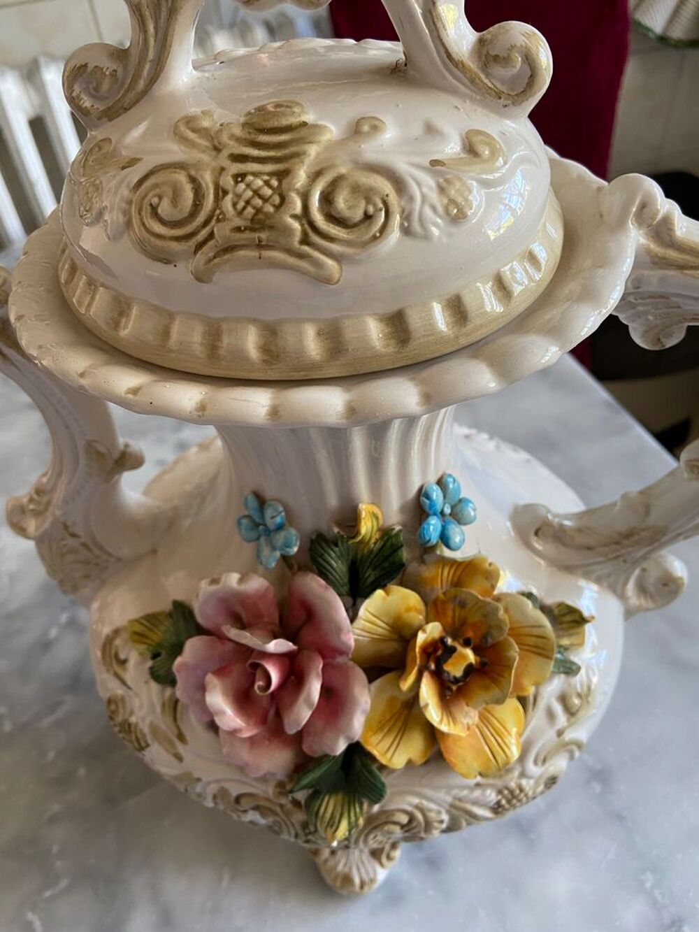 vase porcelaine d'italie style rocaille Décoration