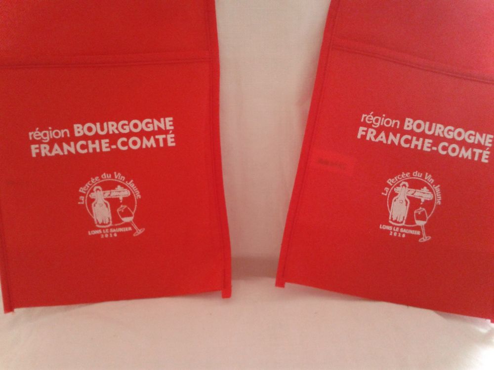 Pochettes rouges Perc&eacute;e du Vin Jaune 2016 
