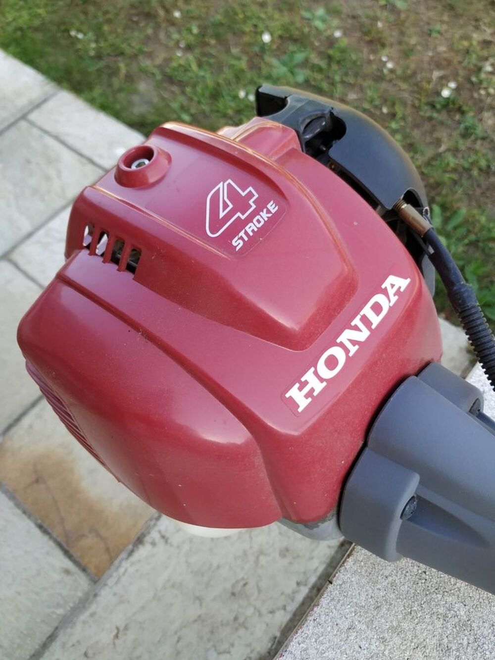 D&eacute;broussailleuse thermique HONDA Jardin