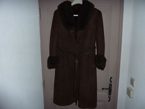 MANTEAU FEMME  40/42.  mouton retourn� belle peau
90 Saint-Mathieu-de-Tr�viers (34)