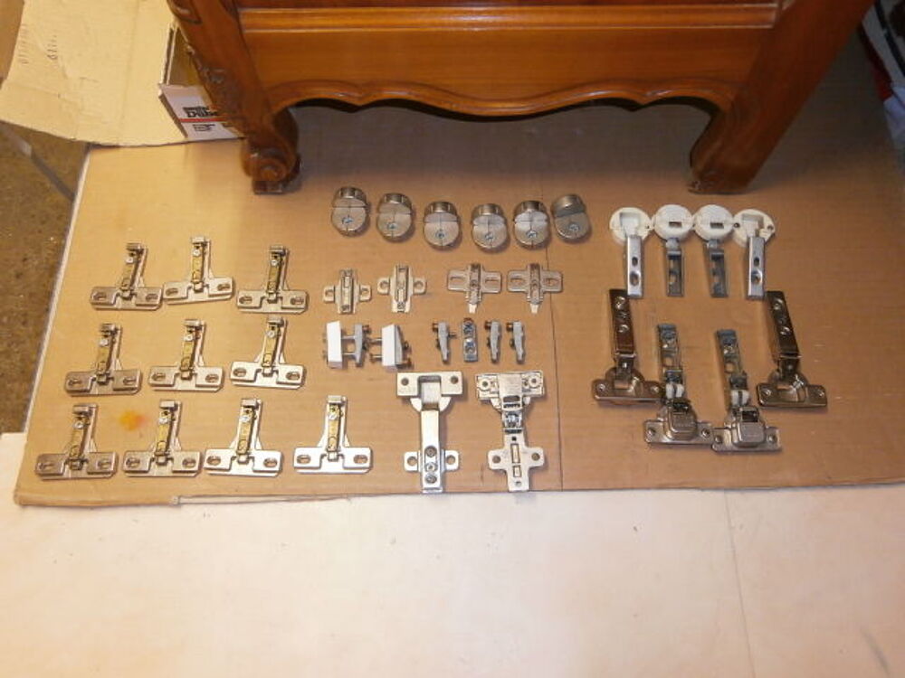 
Charni&egrave;res et accessoires pour meubles Meubles