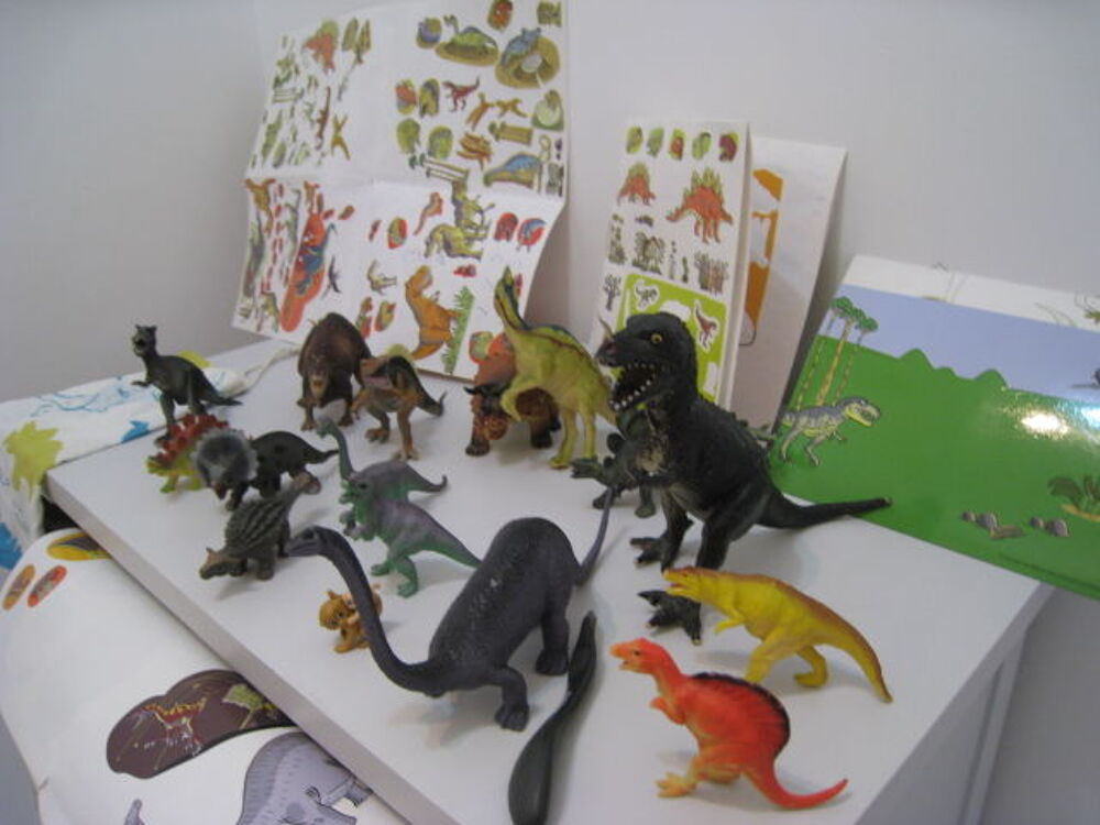 Lot le monde des dinosaures Jeux / jouets