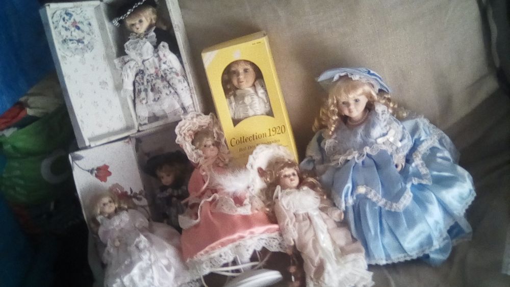 plusieurs poup&eacute;es porcelaine Décoration