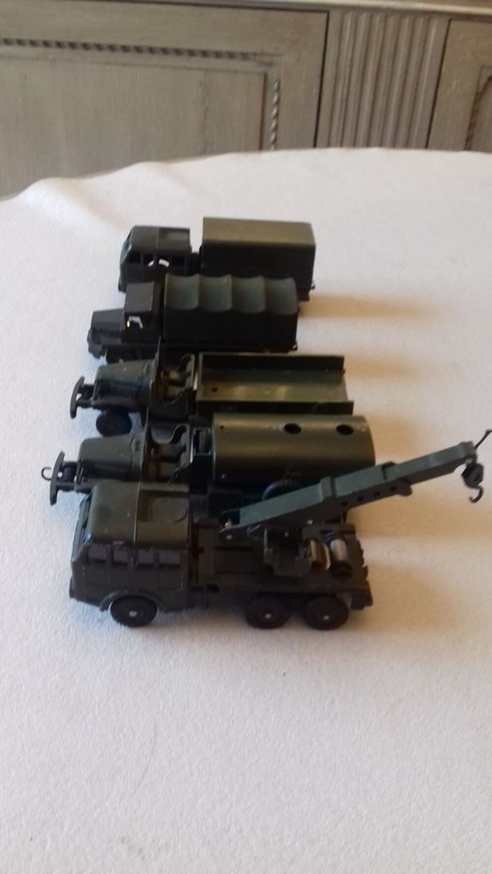 dinky toys 5 vehicules militaires Jeux / jouets
