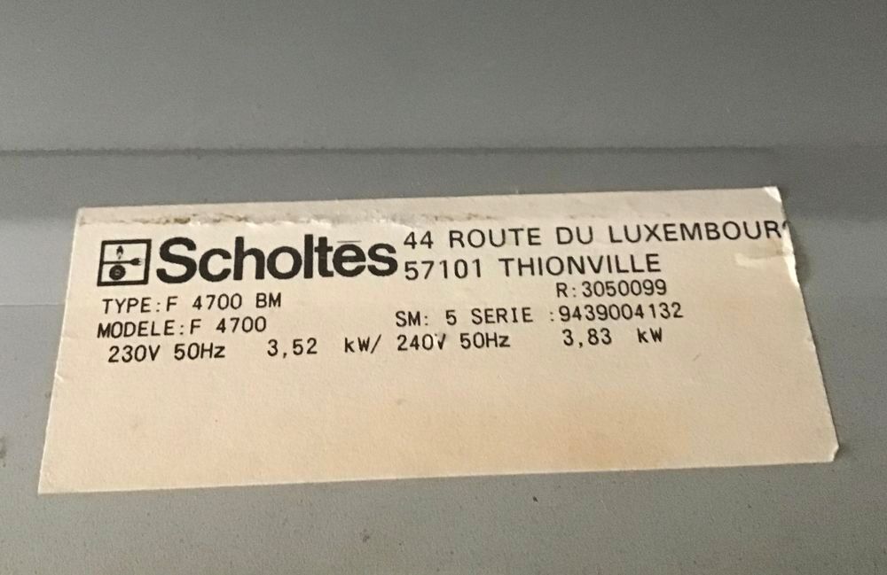 Four &eacute;lectrique encastable Scholtes Electroménager