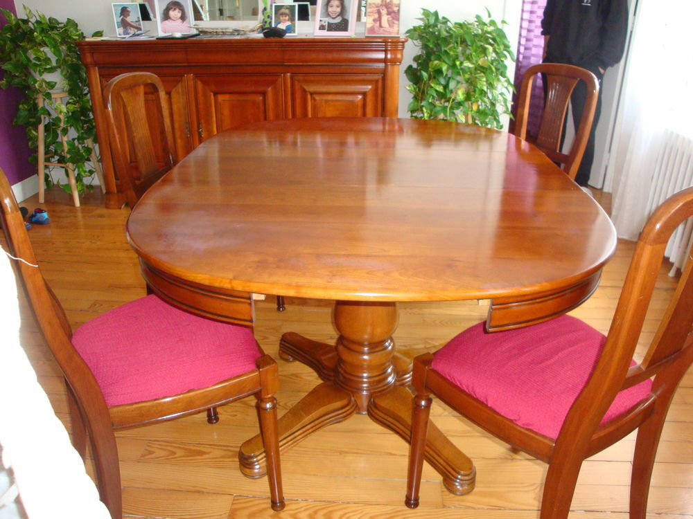TABLE EN MERISIER MASSIF Meubles