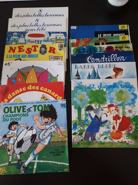 Lot disques 45 tours enfants 10 Versailles (78)