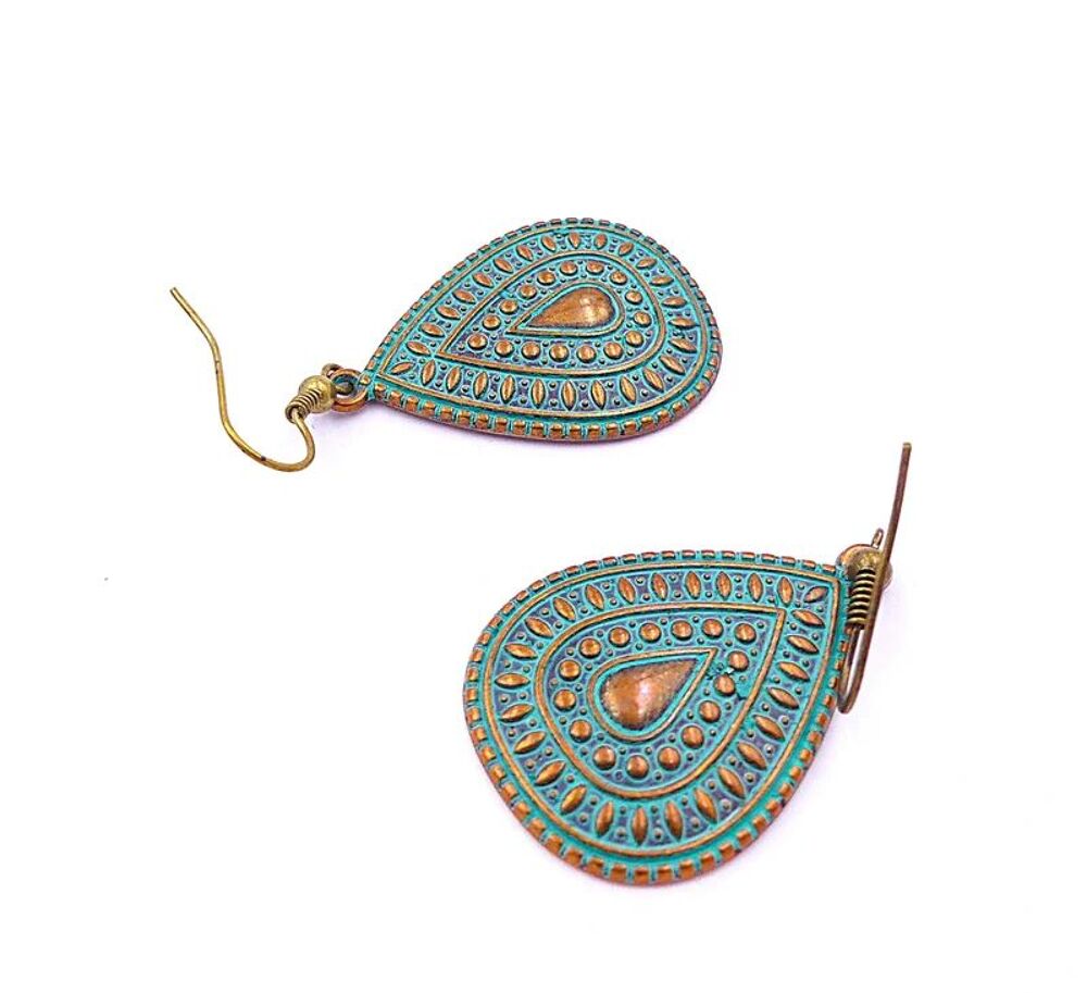 Boucles d'oreilles, pendentifs goutte m&eacute;tal cuivr&eacute; patin&eacute; Bijoux et montres