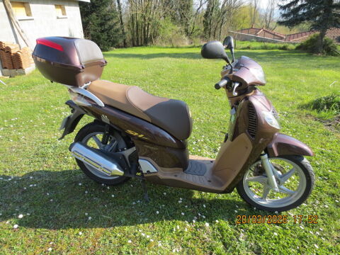 Scooter HONDA 2009 occasion Serpaize 38200