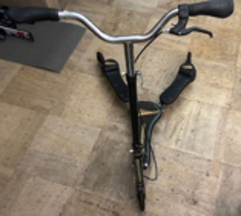 TROTTINETTE 3 ROUES utilisation de 20 � 100 kg  30 Ostricourt (59)
